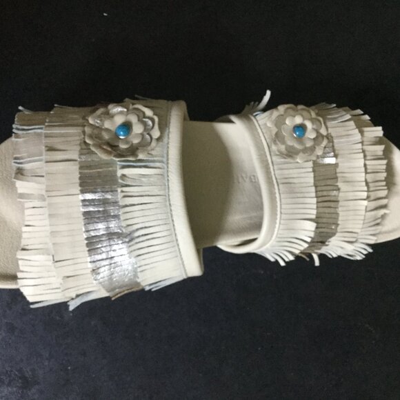 Manitobah casual flat slip on sandals excellent condition size 10  fringe top - Picture 6 of 6